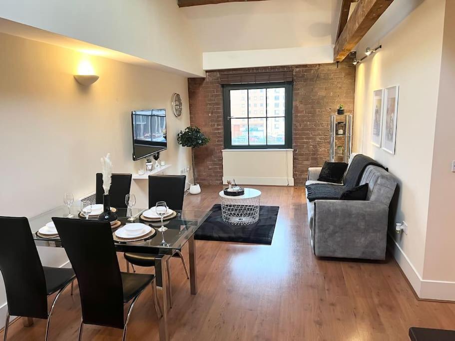 City Center 2 Bedrooms *
