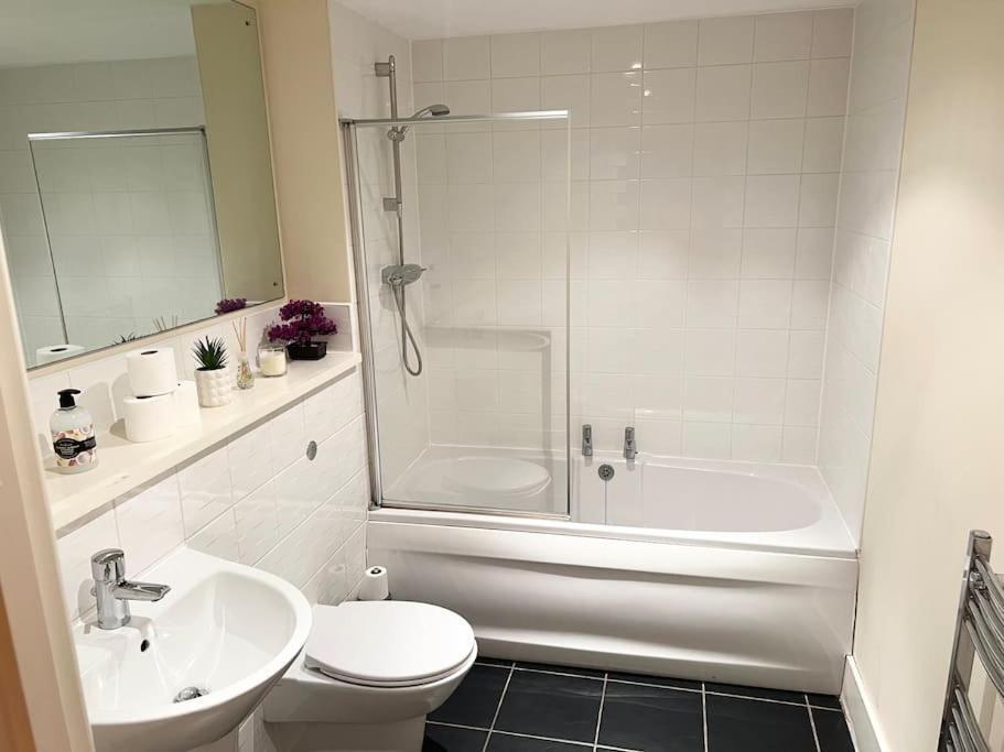 City Center 2 Bedrooms *
