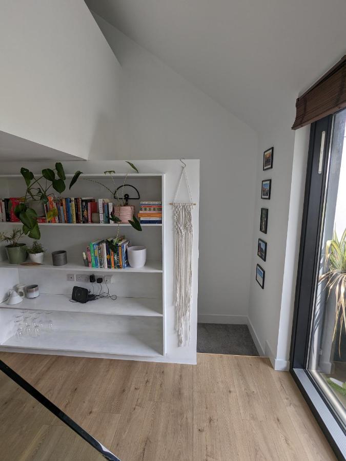 Costa Del Salford Apartment *