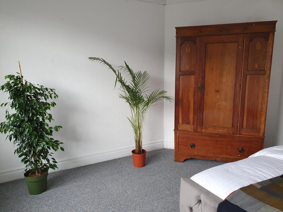 Accommodatie bij particulieren Quirky And Spacious 4 Bed Victorian House Manchester