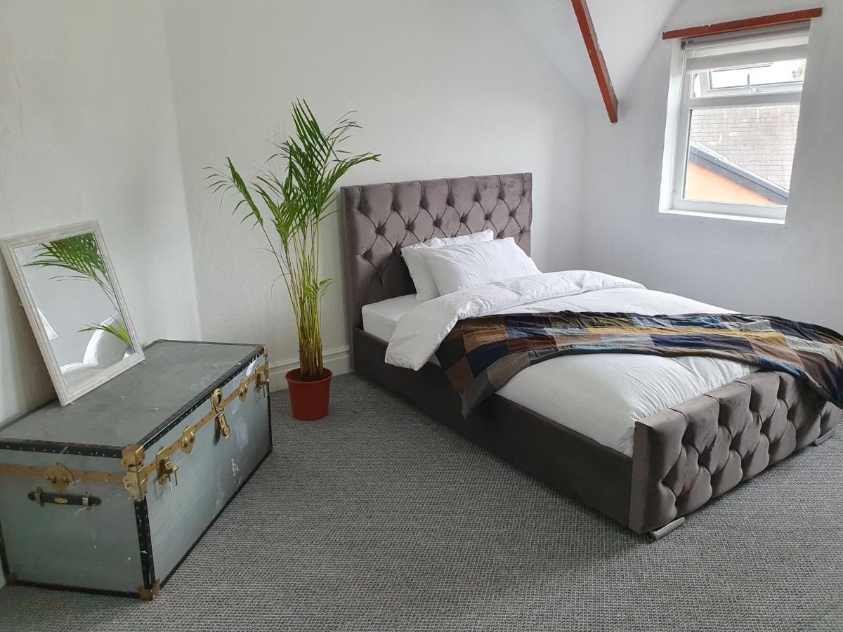 Accommodatie bij particulieren Quirky And Spacious 4 Bed Victorian House Manchester