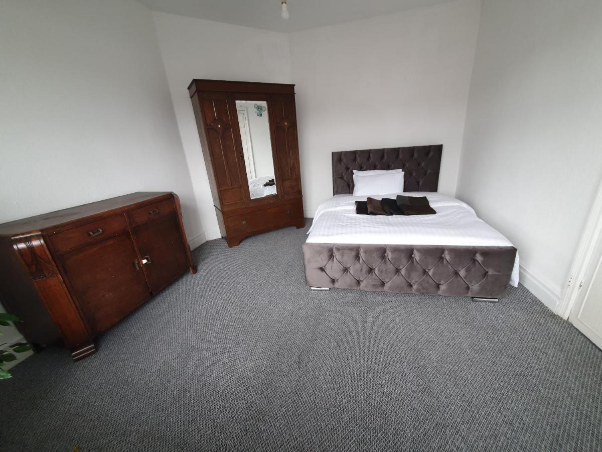 Quirky And Spacious 4 Bed Victorian House * Manchester