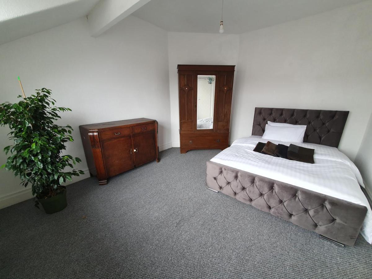 Quirky And Spacious 4 Bed Victorian House * Manchester