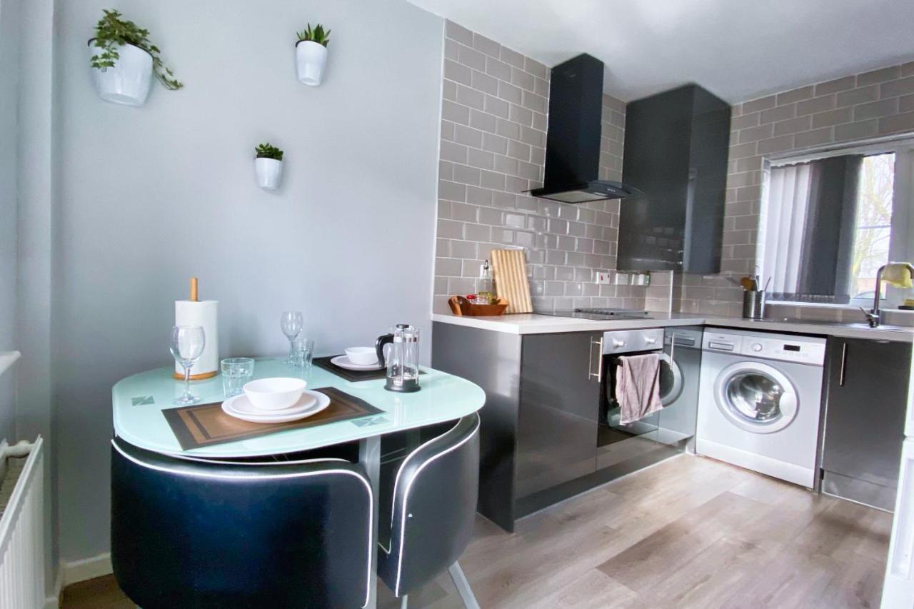 Modern Home, Beautiful Spacious Garden, Centre Netflix Holiday home