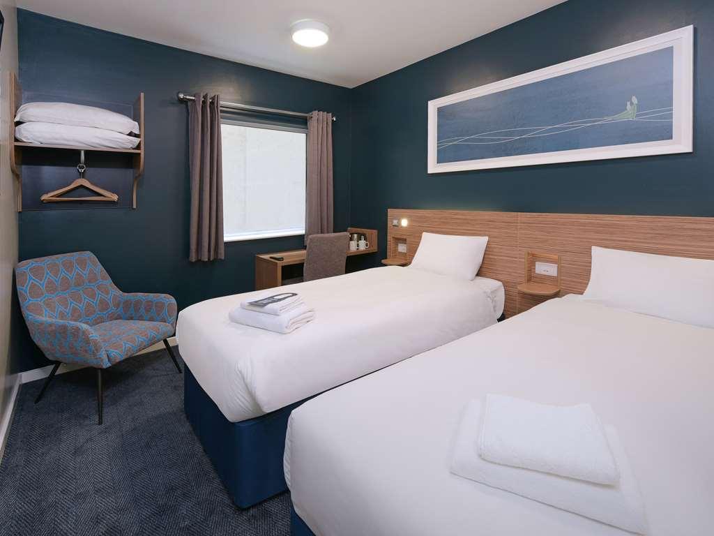 Travelodge Salford Quays 3*