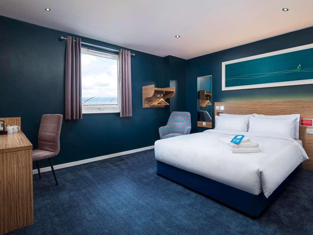 Hotel Travelodge Salford Quays 3*