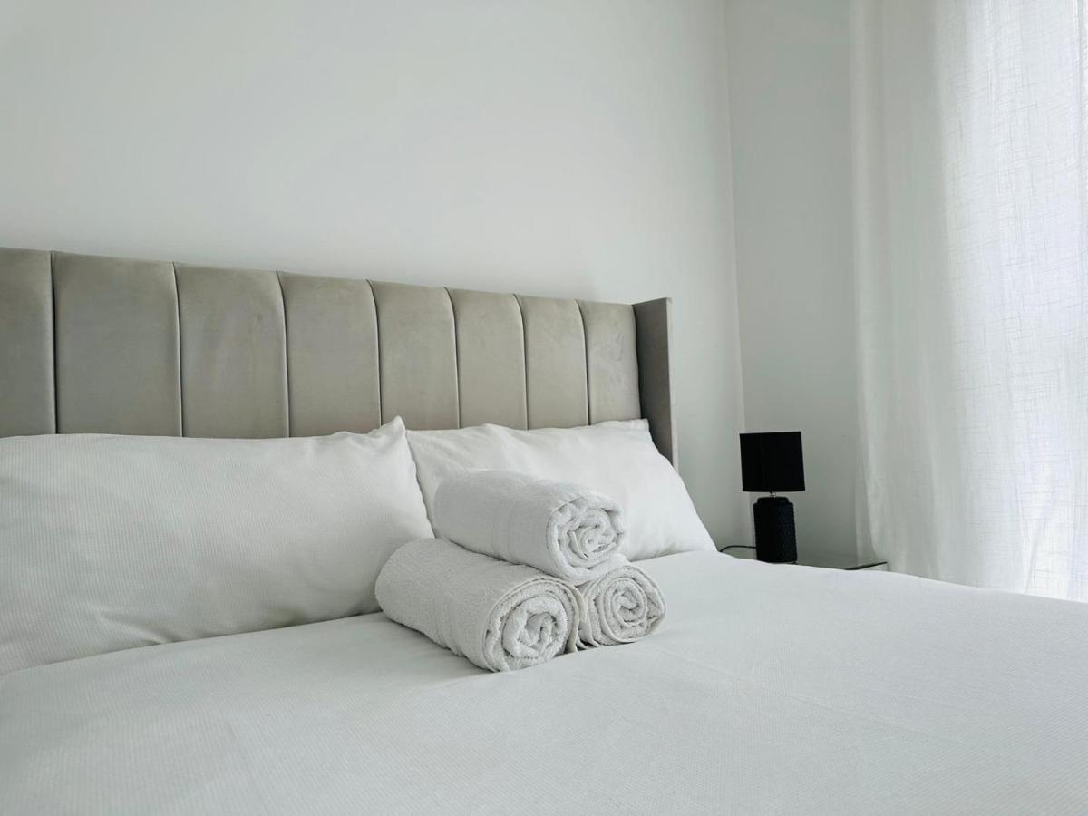 Homestay Stylish New Built Double Bed Manchester