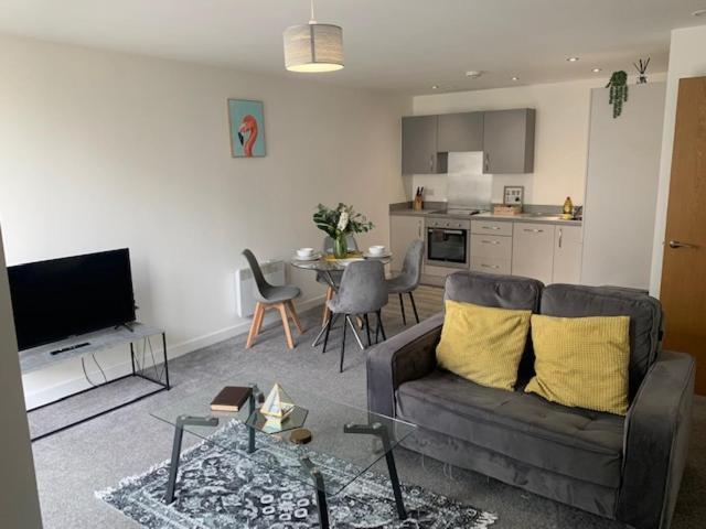 Beautiful 2 Bedroom Appartement *