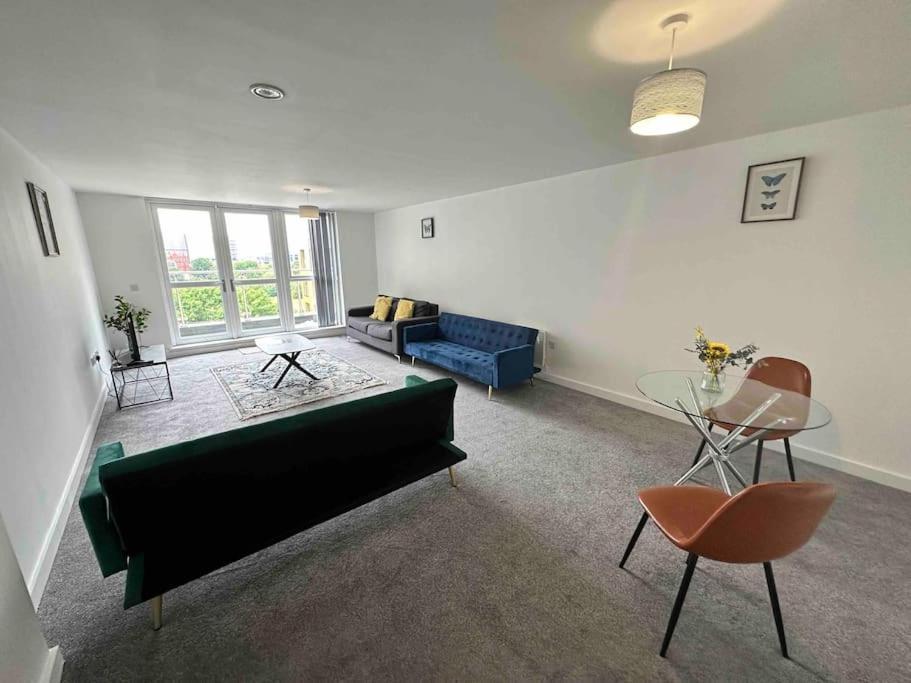 Xl 2 Bed Mcr Sleeps 7