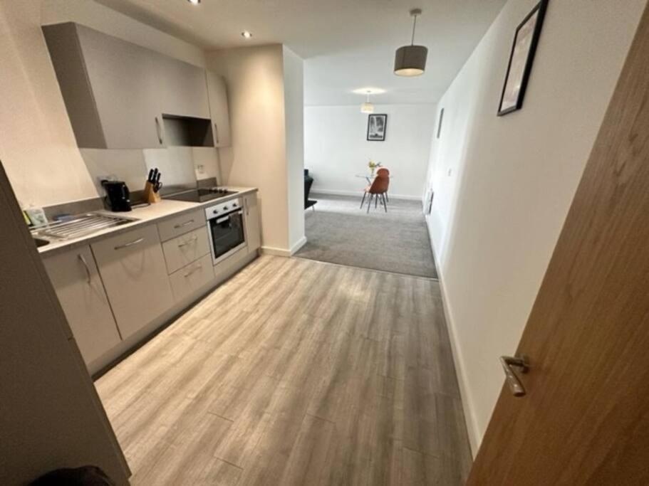 Xl 2 Bed Mcr Sleeps 7 *