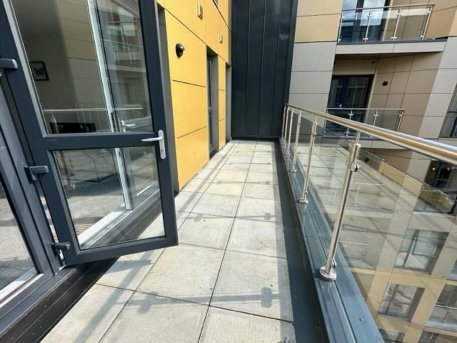 Xl 2 Bed Mcr Sleeps 7 *