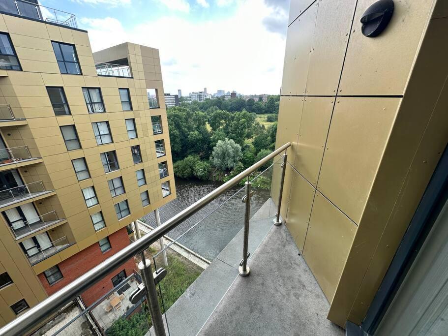 Super Mcr 1 Bed + Balcony * Manchester