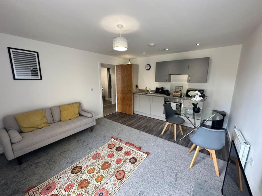 Apartment Super Mcr 1 Bed + Balcony *