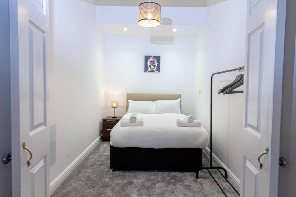 Cosy & Fully Equipped In Swinton