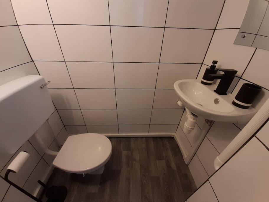Chic 5 Double Bedroom House - 15 Min To *