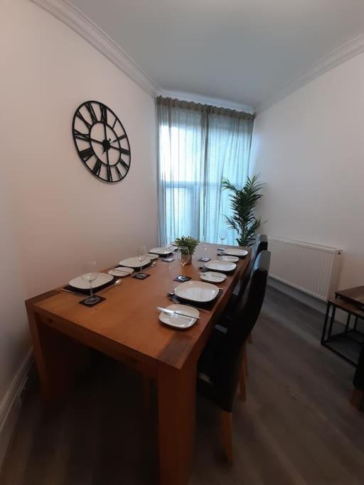 Vakantiehuis Chic 5 Double Bedroom House - 15 Min To *