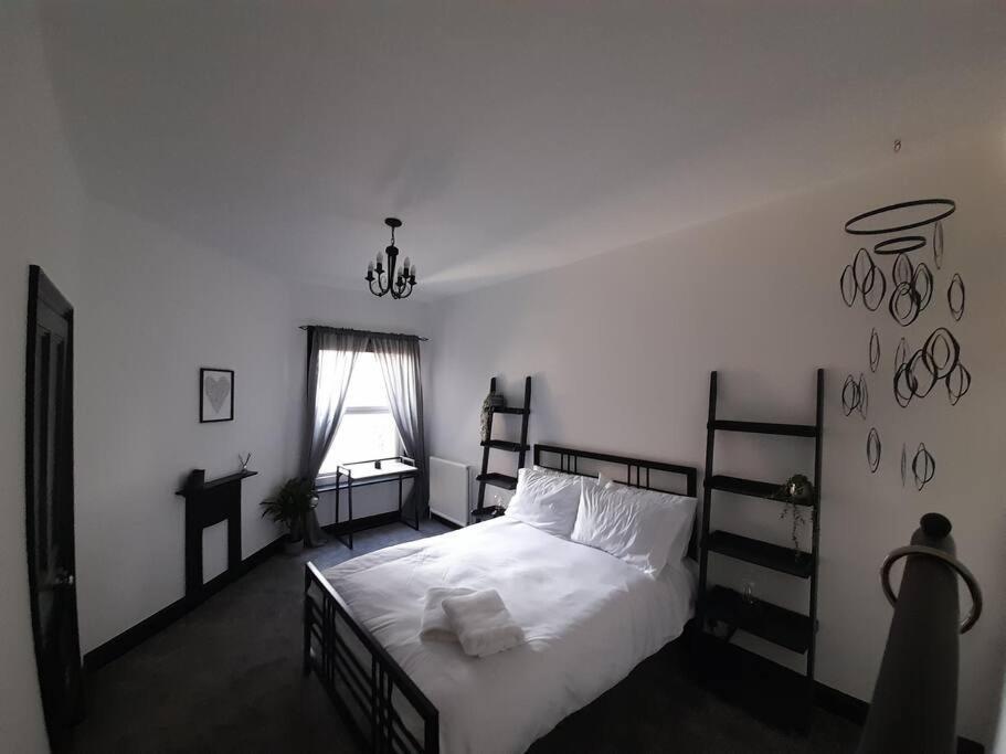 Chic 5 Double Bedroom House - 15 Min To Vakantiehuis