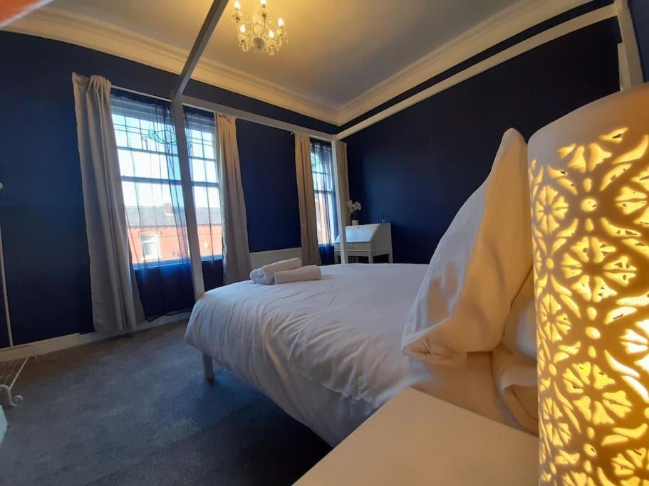 Chic 5 Double Bedroom House - 15 Min To *