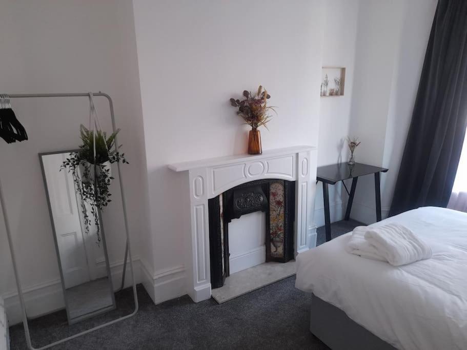 Chic 5 Double Bedroom House - 15 Min To Manchester