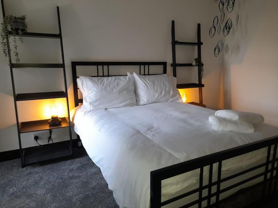 Chic 5 Double Bedroom House - 15 Min To * Manchester