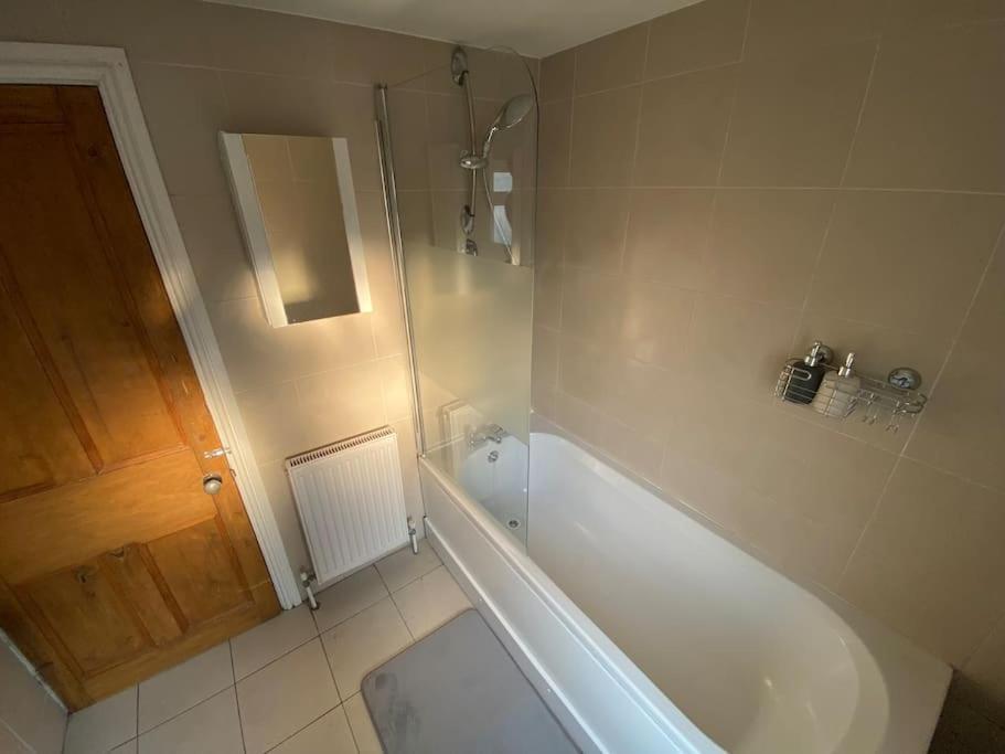 Vakantiehuis 7 Bed - Spacious House - Central Manchester