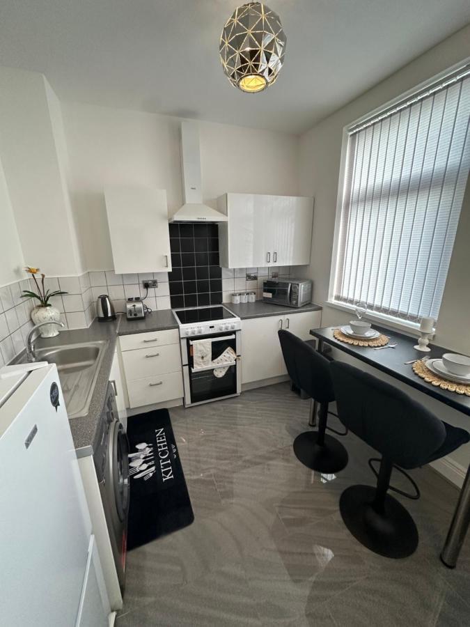 Lovely 2 Bedroom In Close To Centre And Stadium #1 * Manchester