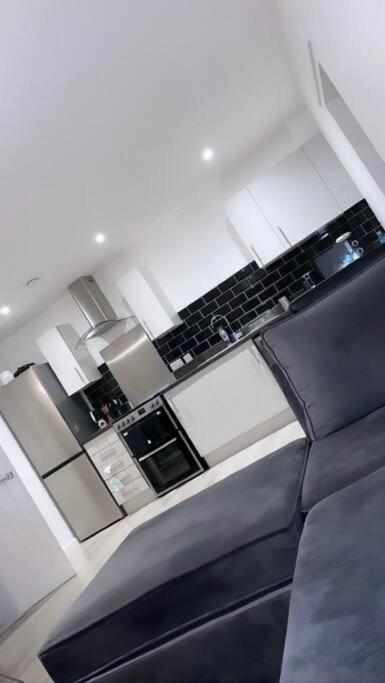 Stylish Apartment *