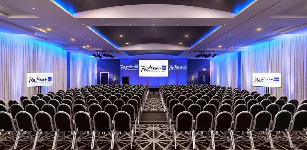 Radisson Blu Manchester. Airport 4*