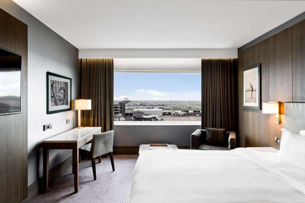 Radisson Blu Manchester. Airport 4*