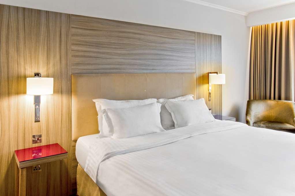 Radisson Blu Manchester. Airport 4*