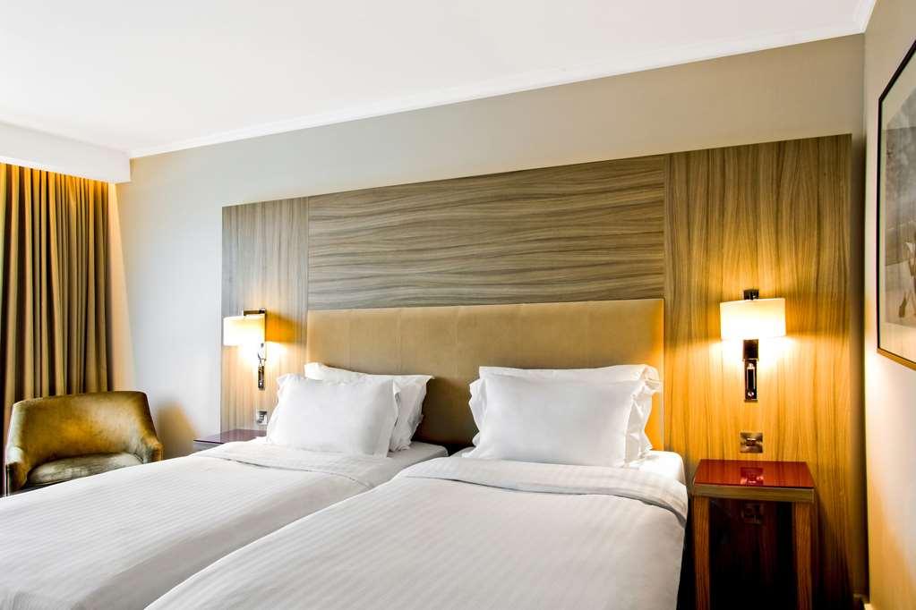 Radisson Blu Manchester. Airport Hotel 4*