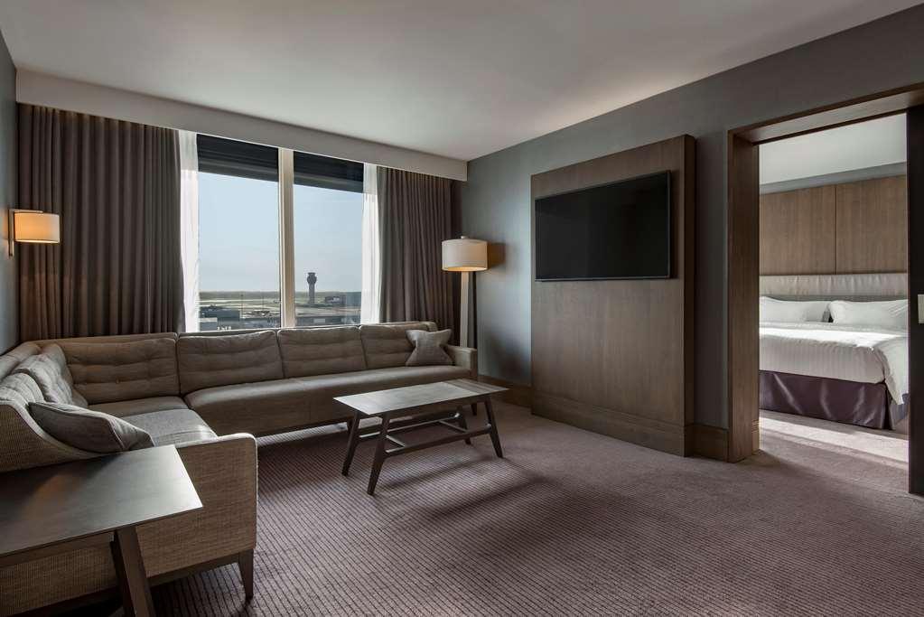 Radisson Blu Manchester. Airport Hotel 4*