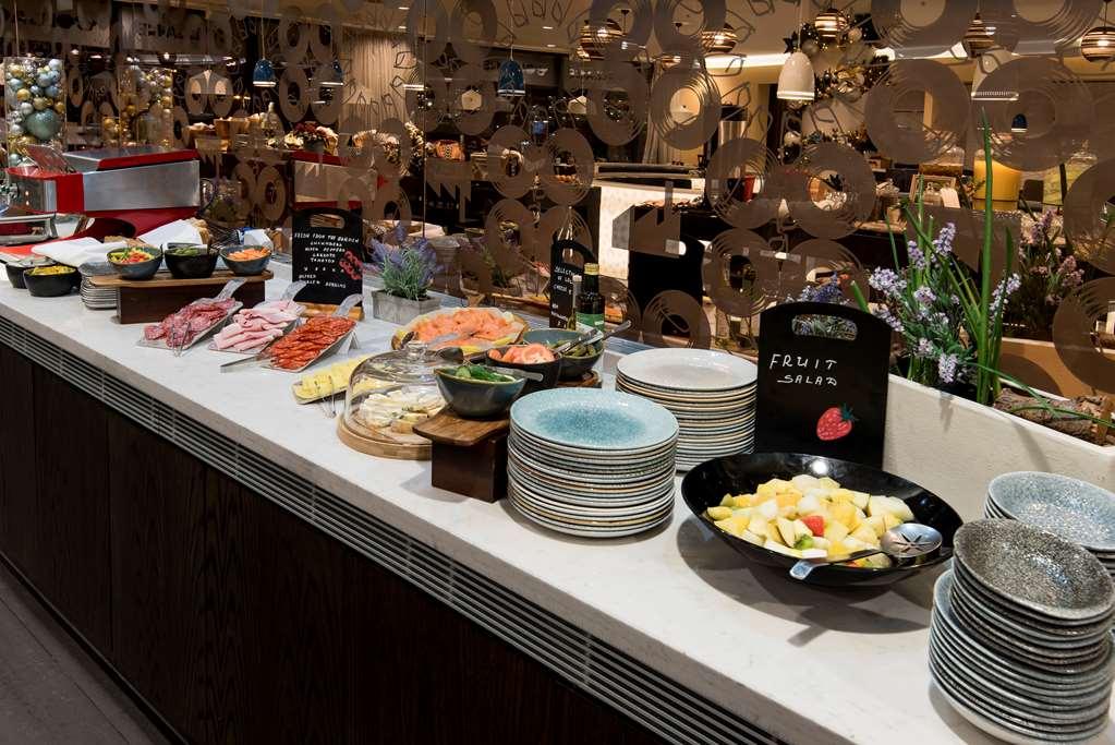 Radisson Blu Manchester. Airport Hotel Manchester
