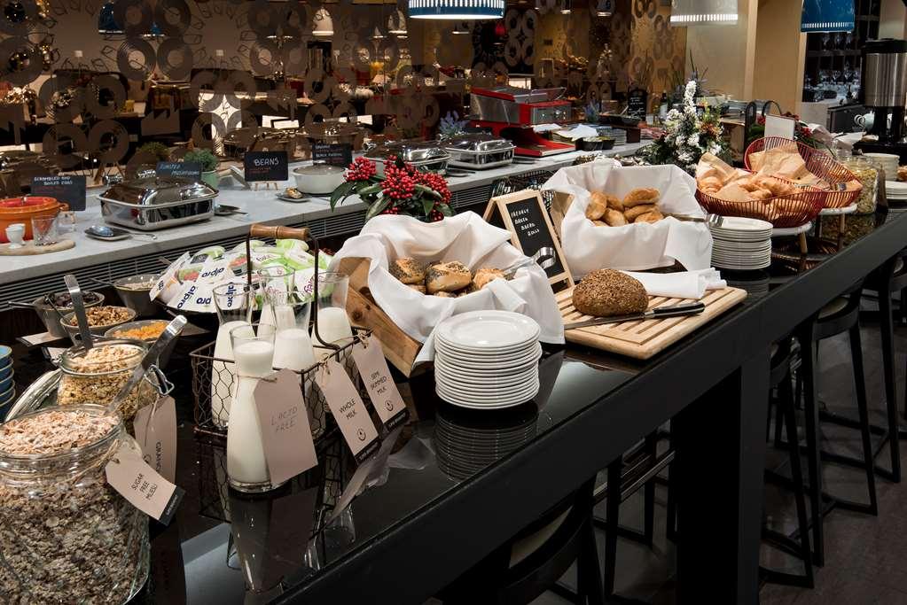 Radisson Blu Manchester. Airport Hotel 4*