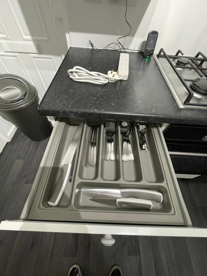 Apartment House Near Centre & Etihad, Free Parking & Garden