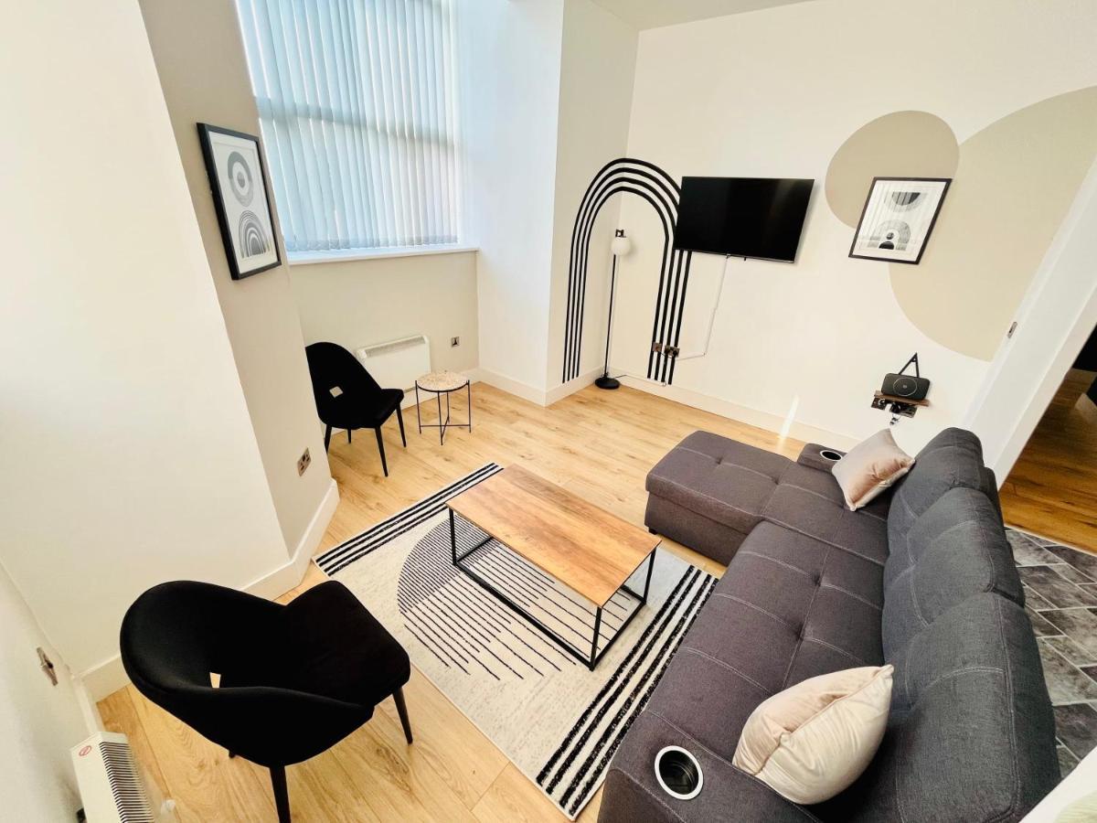 Bright And Spacious 2 Bed Apt - Sleeps Up To 6
