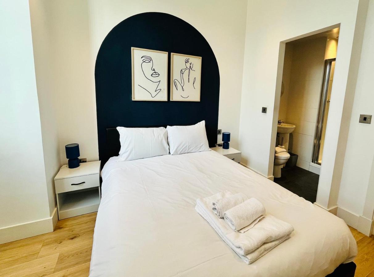 Bright And Spacious 2 Bed Apt - Sleeps Up To 6 * Manchester