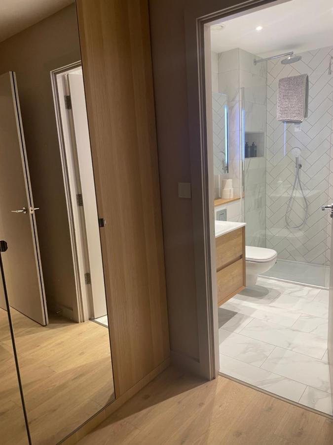 M1 Centre 3 Bed 3 Bath Luxe Penthouse *