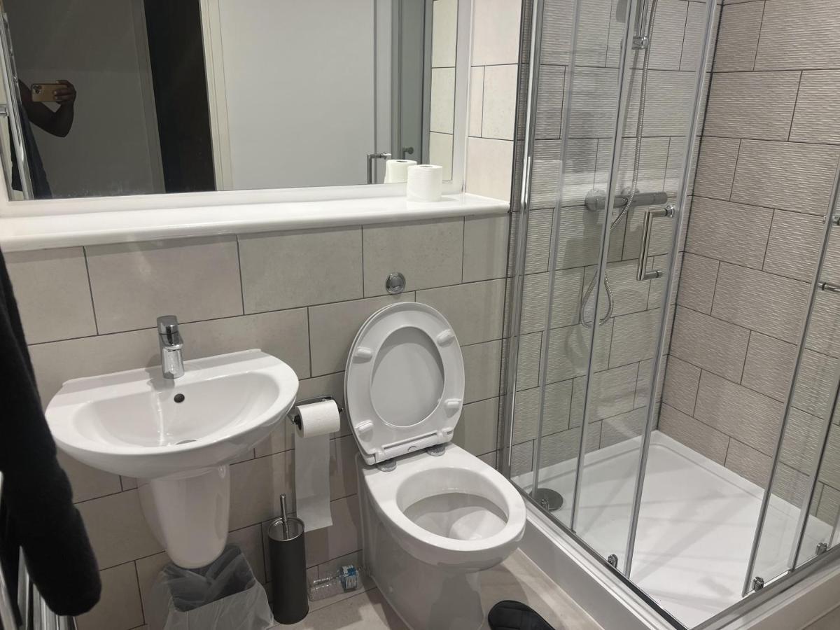 Charming 2-bed In Salford Newly Built *