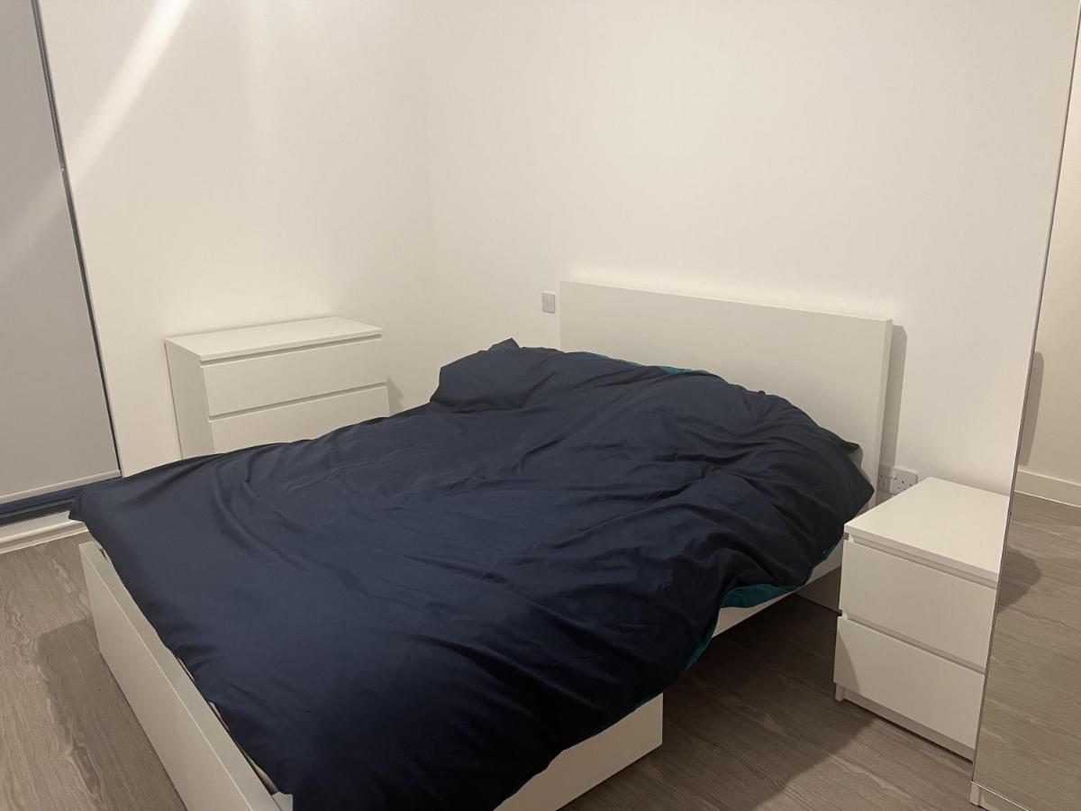 Charming 2-bed In Salford Newly Built Apartment *