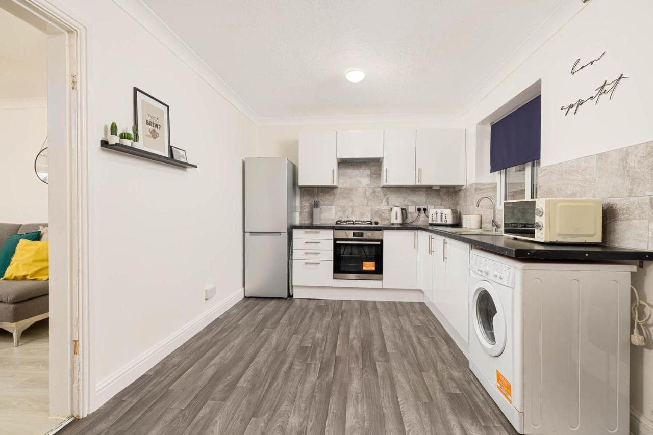 Spacious Three-bedroom House By Real Lush Properties In Plant Hill House Holiday home