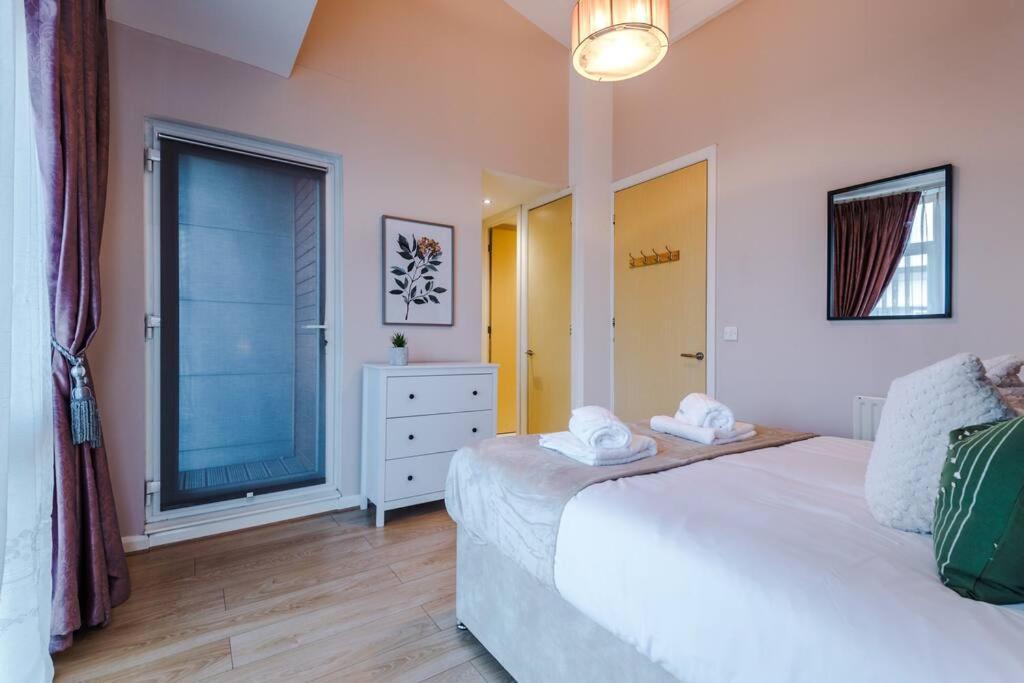 Tranquil 3 Bedroom Retreat With Parking Vakantiehuis *