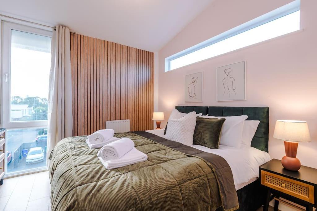 Tranquil 3 Bedroom Retreat With Parking *