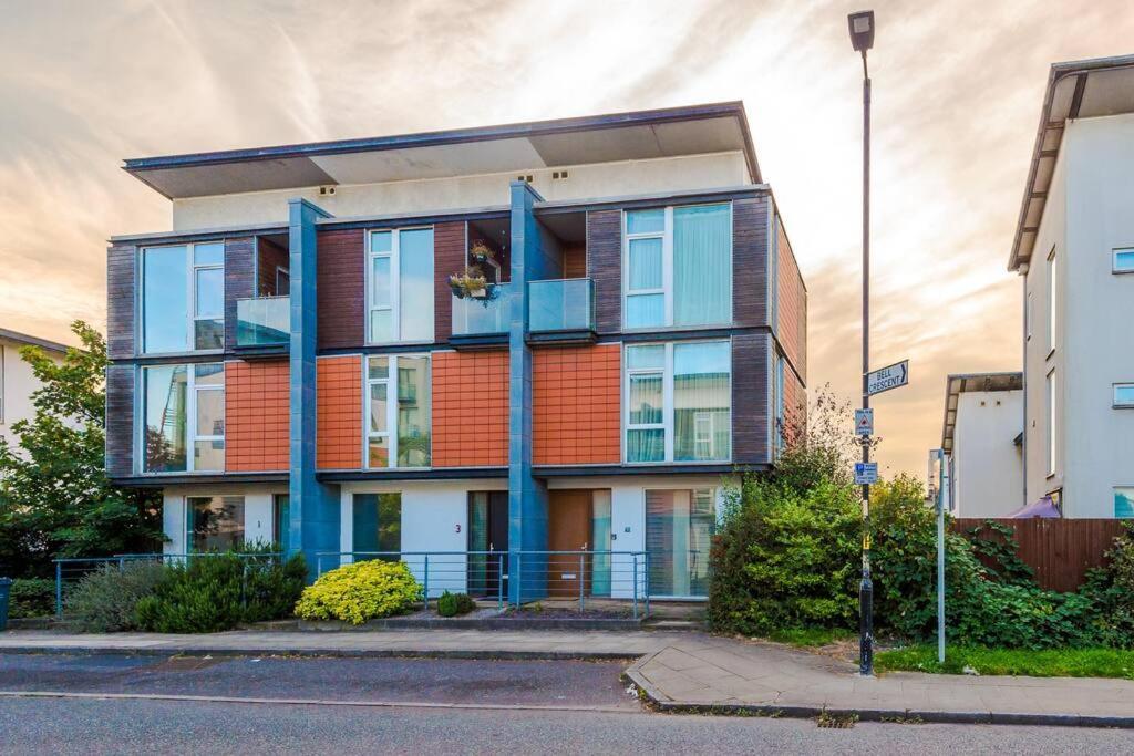 Tranquil 3 Bedroom Retreat With Parking