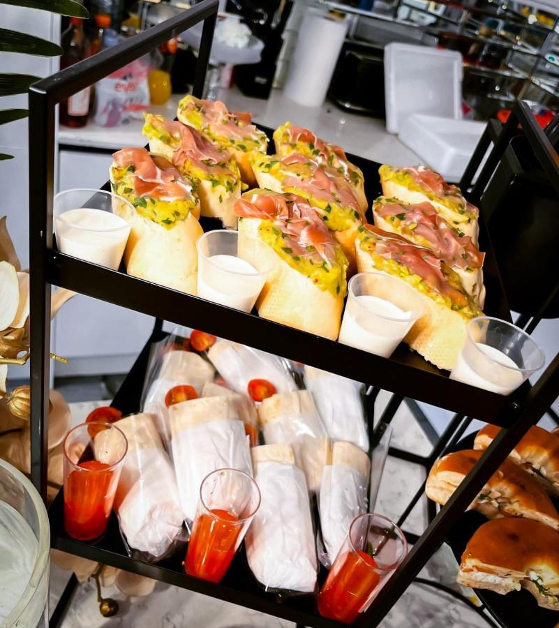 Bed & Breakfast Royal At Coop Live Etihad, Sports Manchester