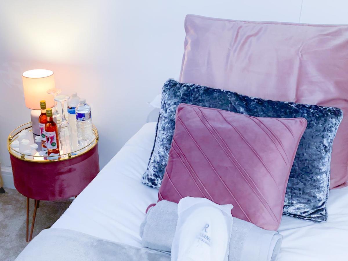 Bed & Breakfast Royal At Coop Live Etihad, Sports Manchester