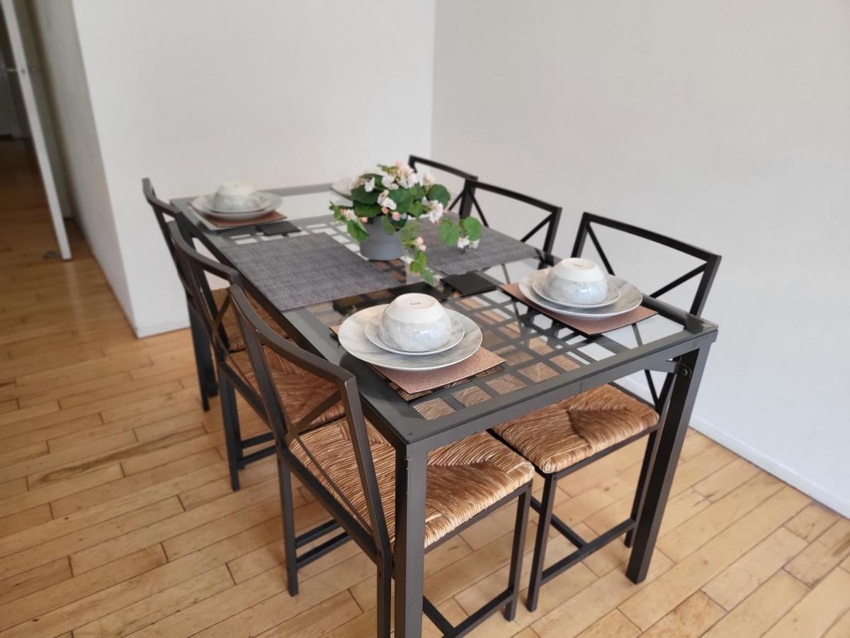 Luxury 2 Bed Apt On River, Wifi, Parking, Garden Apartment