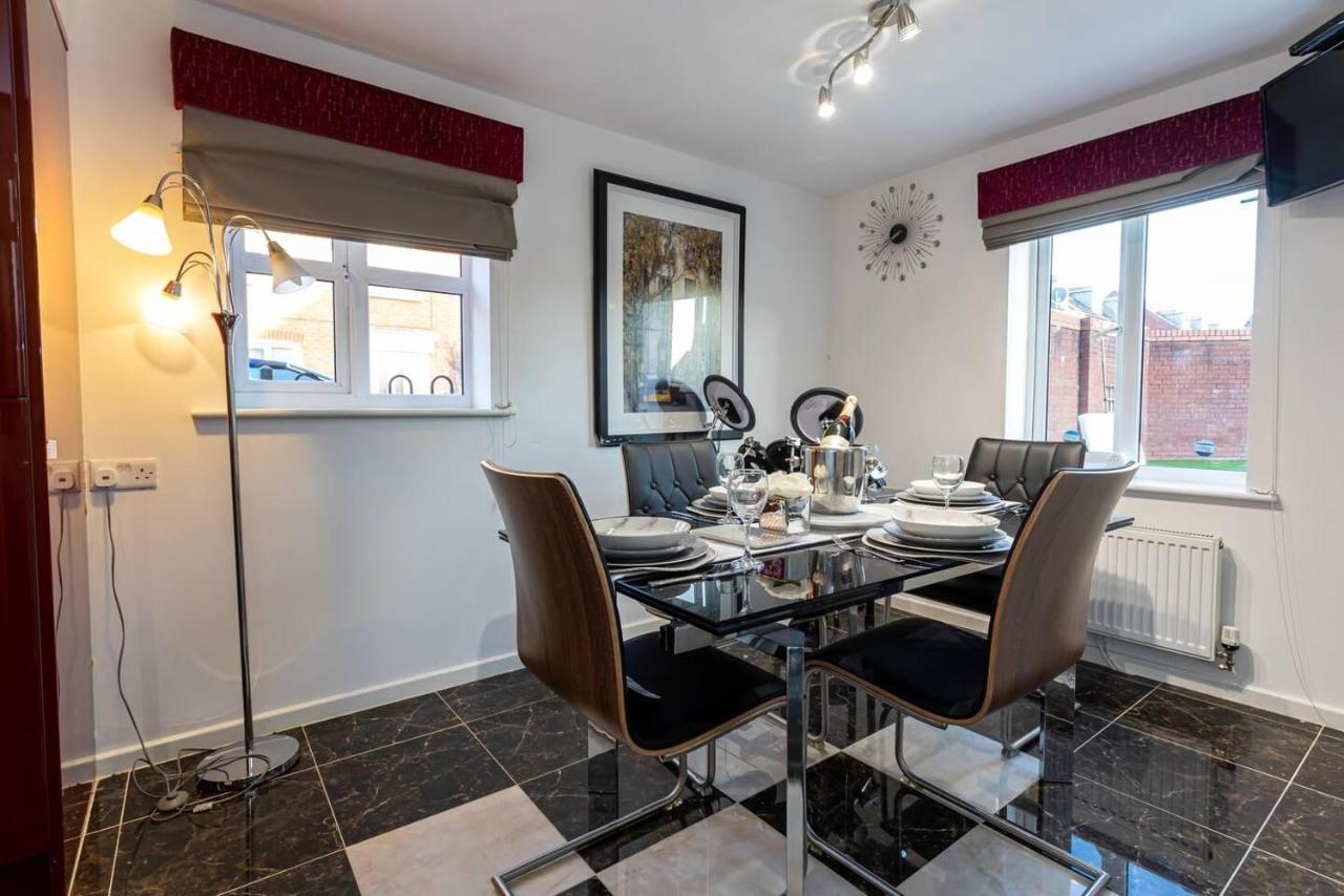 Holiday home Beautifully Designed 3 Bed House - In *