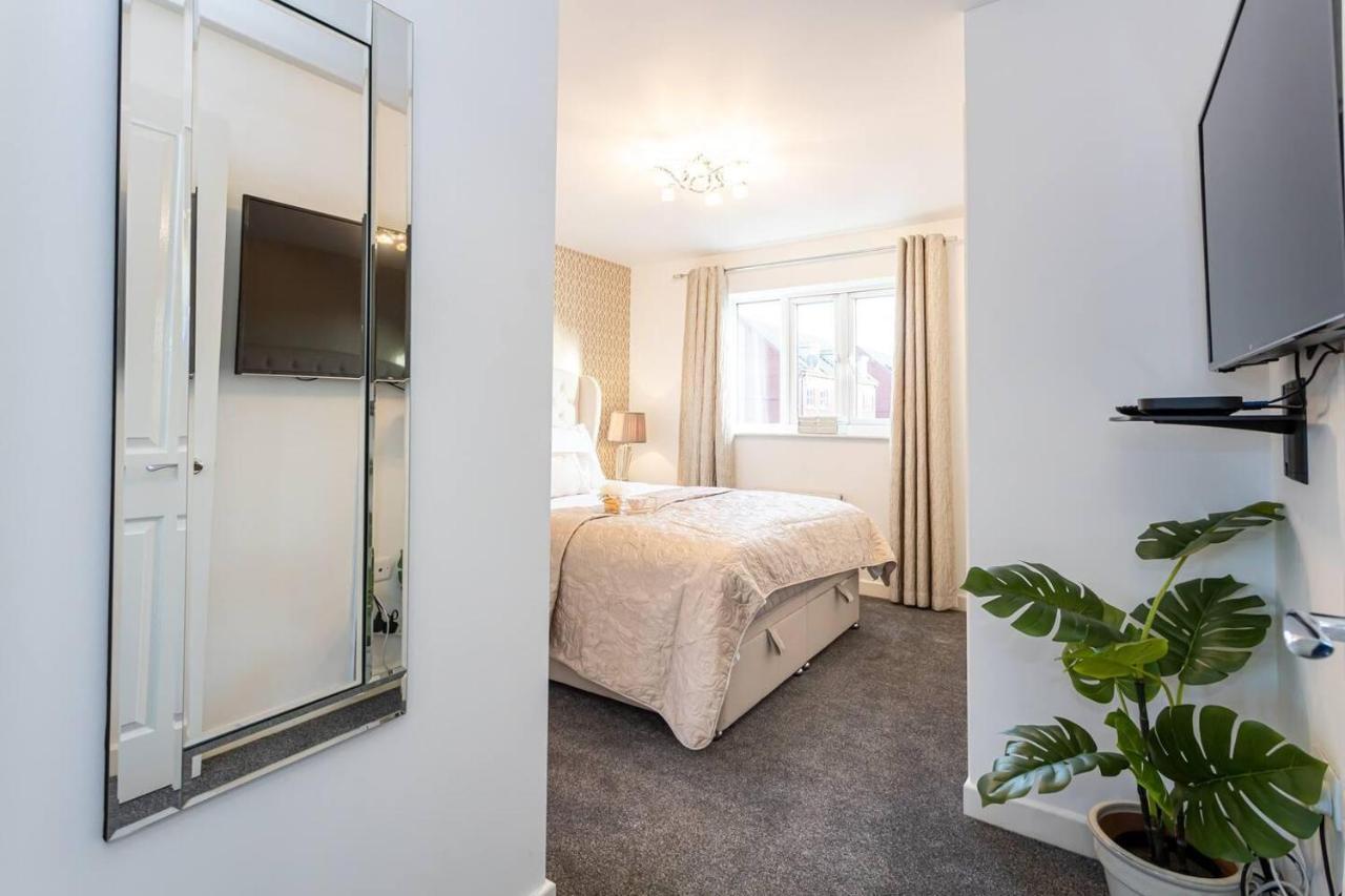 Beautifully Designed 3 Bed House - In Holiday home