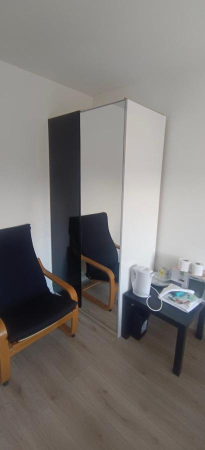 Vishisamarth H8: Convenient With Amenities Manchester